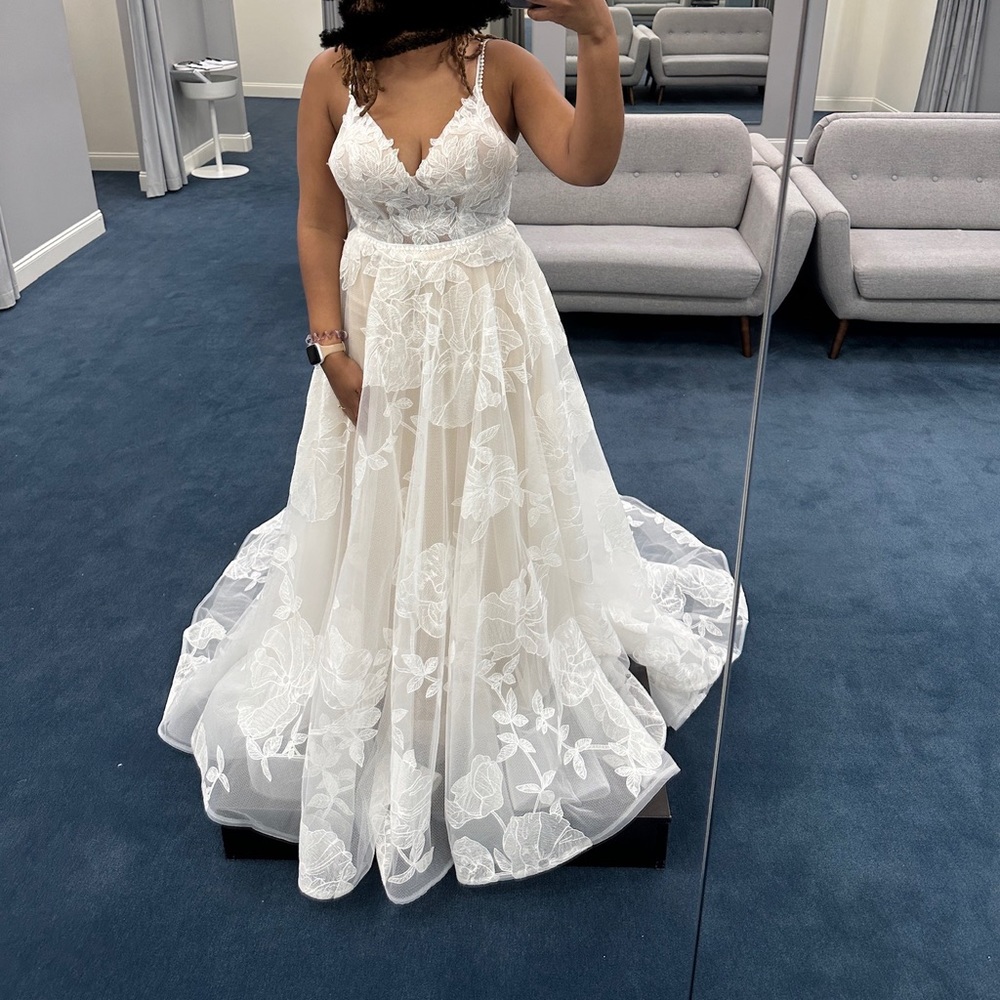 Aspen by All Who Wander sz 10! Unused and unaltered!